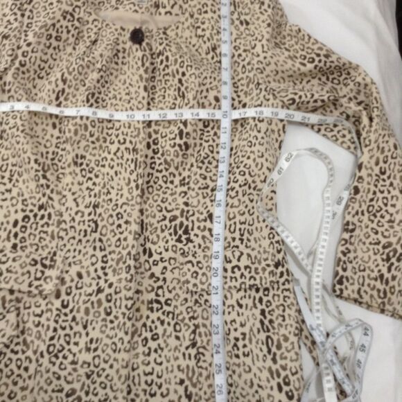 Isabella Belted Wrap Coat Animal Print Button Down Jacket Size 12 - Picture 5 of 5